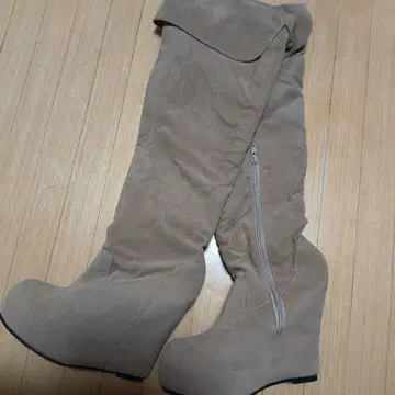 미사용 새상품 베이지 웨지 힐 롱 부츠 M