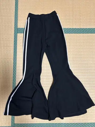 NARCISSUS [ SINN ] 플레어 팬츠 블랙 사이드 스트라이프