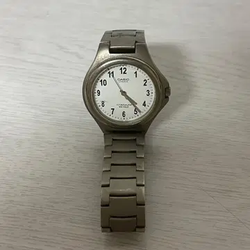 CASIO 티타늄 손목시계 (쿼츠)