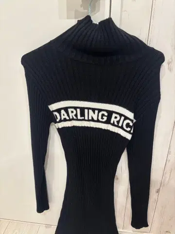 다리치 블랙 리브 터틀 니트