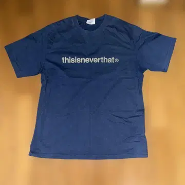 thisisneverthat 네이비 로고 T셔츠 가격 인하