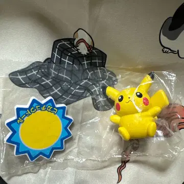 레어 피카츄 피규어 받침대 세트