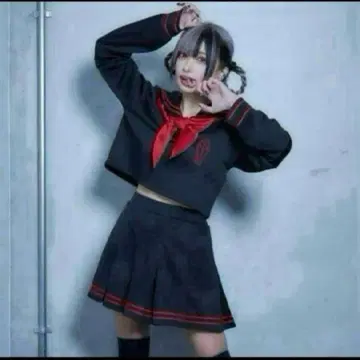 시이나 히카리 콜라보 세일러 셋업