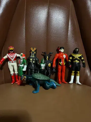 피규어 8체 세트 소프트 비닐 라이더 괴수 가메라 발탄 성인 제튼