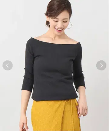 JANE SMITH 제인 스미스 오프숄더 풀오버