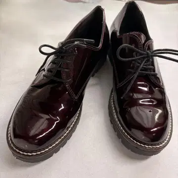 [새상품급] CALZADOS 스페인산 에나멜 버건디 통굽 로퍼