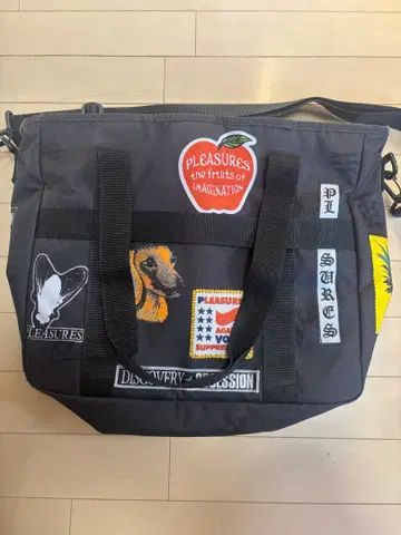 Pleasures EASTPAK 패치워크 숄더백