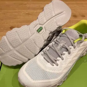 이노베이트 러닝 28.5cm