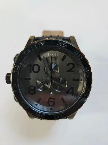 NIXON 크로노그래프 블랙 가죽 벨트 시계