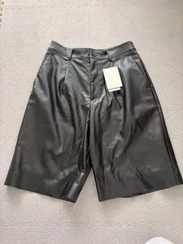 IENA 인조 가죽 하프 팬츠 36