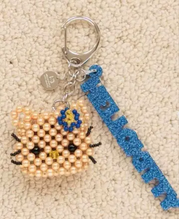 새상품 Hello kitty LOWRYSFARM 도트 ST 비즈 키체인