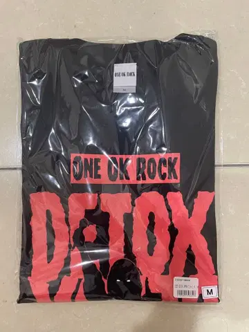[ 새상품 ] ONE OK ROCK DETOX 2025 투어 티셔츠 M