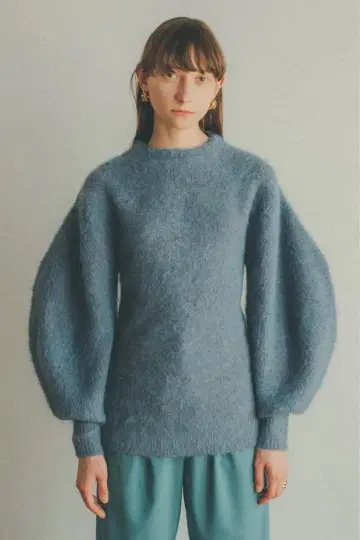 CLANE 라운드슬리브 모헤어 니트 탑