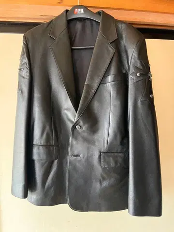 블랙 가죽 블레이저 크로스 자수