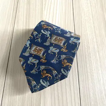 살바토레 페라가모 네이비 넥타이