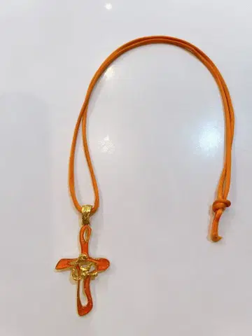 Christian Lacroix 크리스천 라크루아 로고 크로스 목걸이