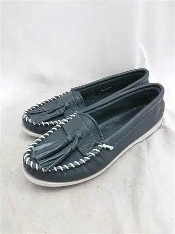 미네통카 태슬 로퍼 가죽 신발 네이비 계열 여성용