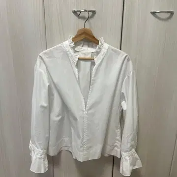 노리즈 화이트 셔츠 프릴 사이즈 38