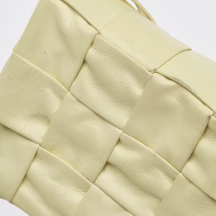 宝缇嘉（Bottega Veneta）皮革卡带包