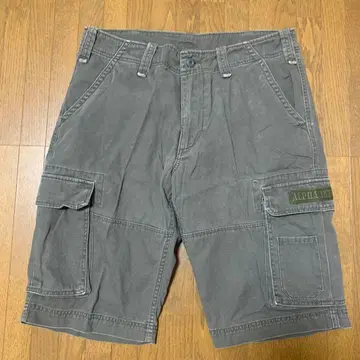 ALPHA INDUSTRIES 그레이 카고 숏팬츠
