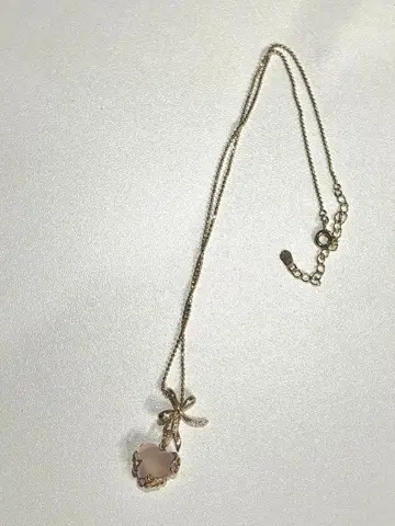 로즈쿼츠 실버 목걸이