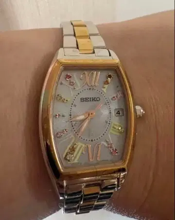 SEIKO 루키아 솔라 전파 시계 실버/골드 크리스마스 한정판