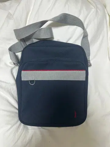 EASTBOY 네이비 블루 숄더백