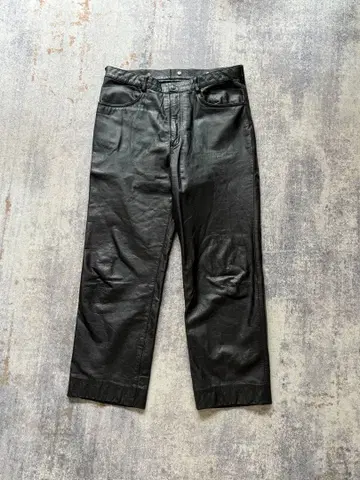 블랙 가죽 팬츠 스트레이트 컷