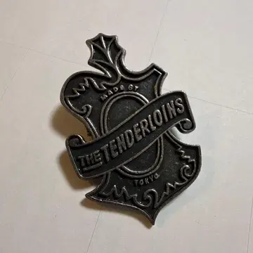 텐더 로인 TENDERLOIN 핀 배지