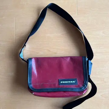 FREITAG 메신저 백 빨간색