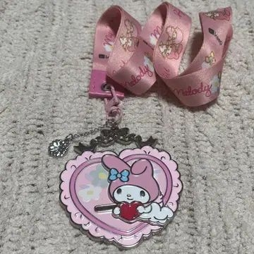 산리오 캐릭터즈 마이멜로디 하트형 메달 키링 스트랩