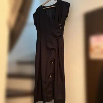 studious 네이비 슬리브리스 랩 원피스 새상품