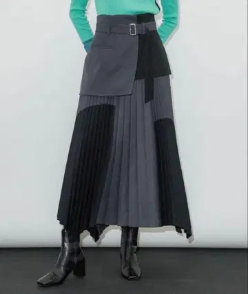 [ 시착만 한 상품 ] UNITED TOKYO 비대칭 플리츠 스커트