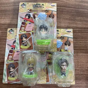 진격의 거인 미니 피규어 2개 세트