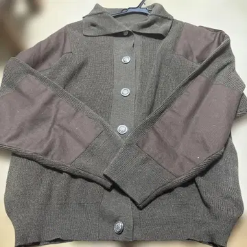 마사고 브랜드의 이소재 블루종 타입 가디건.