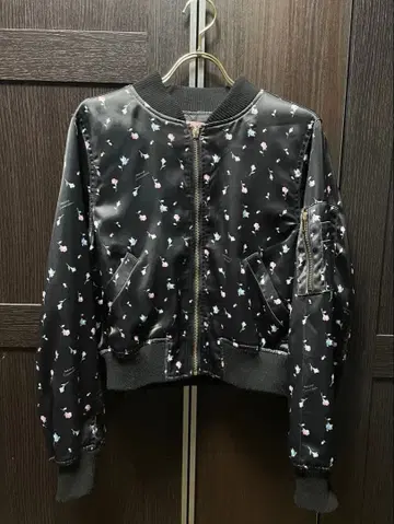 Honey Cinnamon 꽃무늬 MA-1 (블루종)