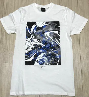 Ado 신기루 M 사이즈 T셔츠