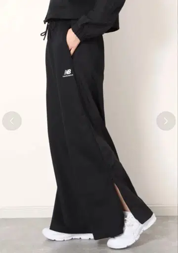 새상품급 New Balance 블랙 와이드 팬츠 슬릿 팬츠 저지