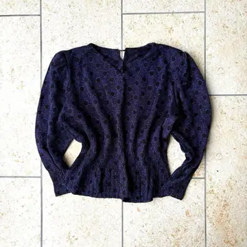 도트 무늬 라메 블라우스 퍼프 슬리브 보라색