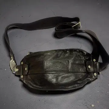 00s archive leather body bag y2k