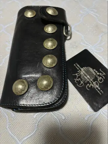 RED MOON 스터드 장지갑 블랙