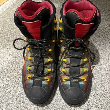 LA SPORTIVA 스포르티바 등산화 트랑고 큐브 GTX