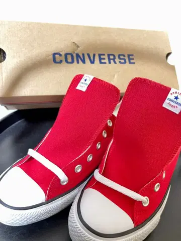 CONVERSE 레드 스니커즈