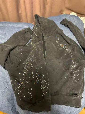 스터드 지퍼 후드티 plug에서 구매