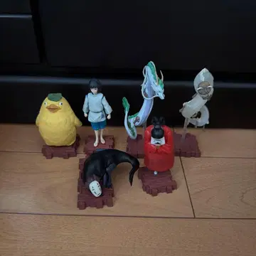 센과 치히로의 행방불명 피규어 6체 세트