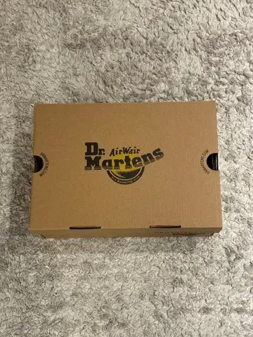 Dr. Martens LOWELL4