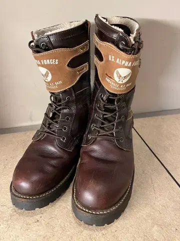 ALPHA INDUSTRIES 브라운 가죽 부츠