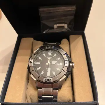 세이코 파이브 손목시계 다이버즈 스타일 블랙