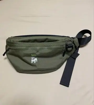 Lee 바디백 올리브 그린