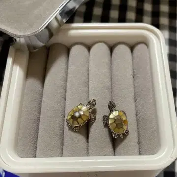 거북이 모양 실버 귀걸이